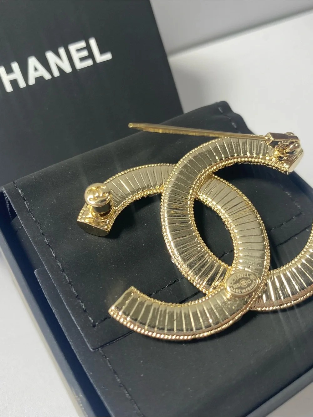 CHANEL Gold Crystal Interlocking CC Brooch